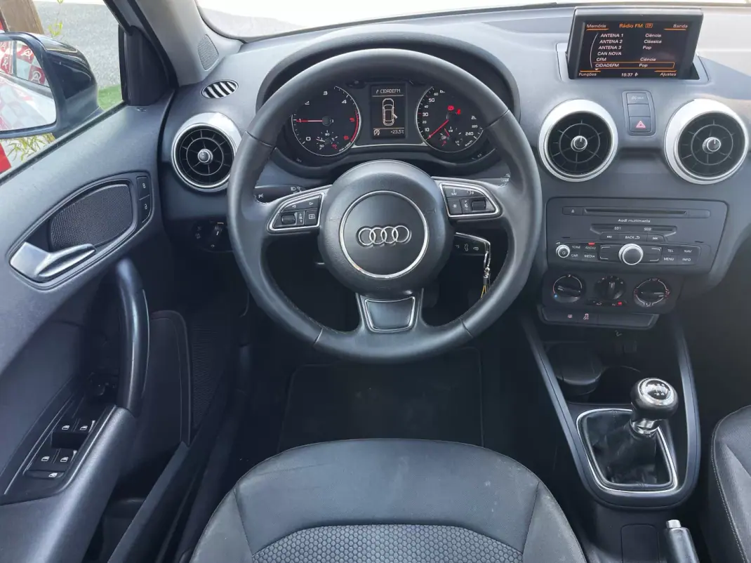 Audi A1 Sportback 2013 - 10990 EUR, 275155 km - AUTO.MOTO.pt - 275155km - foto 10 de 19