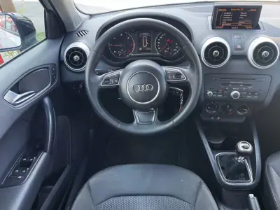 Audi A1 Sportback 2013 - 10990 EUR, 275155 km - AUTO.MOTO.pt - 275155km - foto 10 de 19