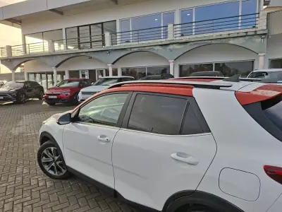 Kia Stonic 2018 - 12850 EUR, 45000 km - AUTO.MOTO.pt - 45000km - foto 10 de 29