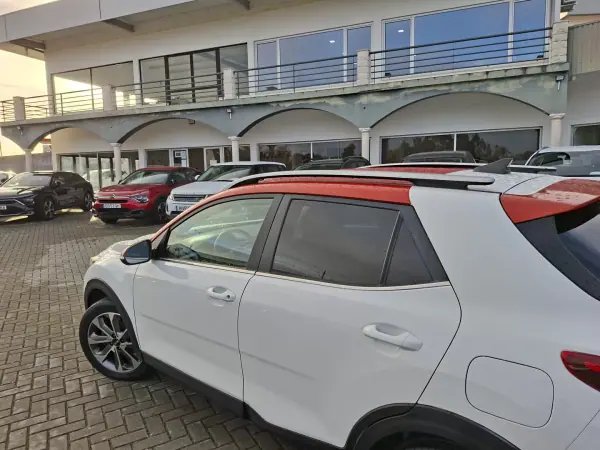 Kia Stonic 2018 - 12850 EUR, 45000 km - AUTO.MOTO.pt - 45000km - foto 10 de 29