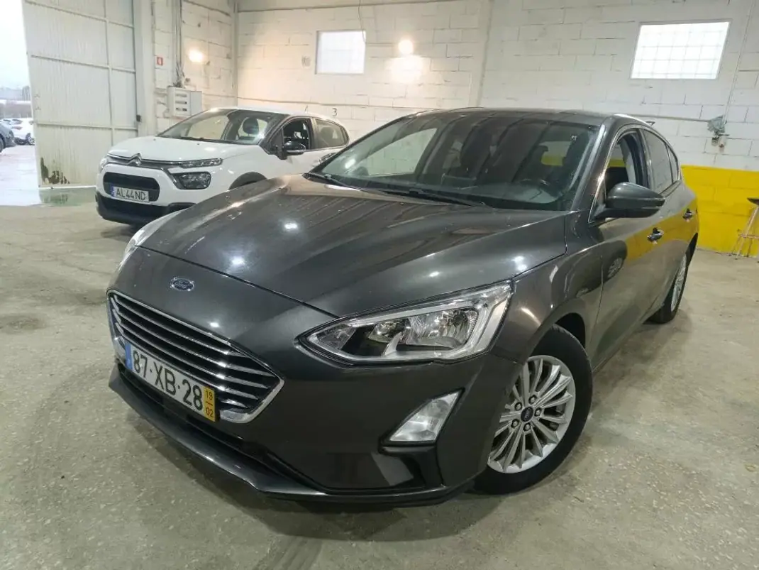 Ford Focus 2019 - 14499 EUR, 144121 km - AUTO.MOTO.pt - 144121km - foto 1 de 6