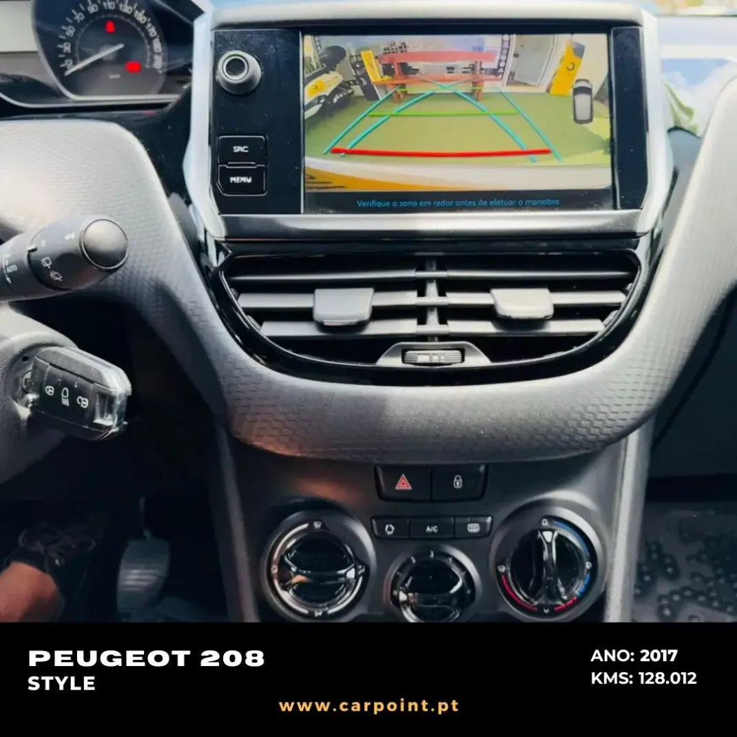 Peugeot 208 2017 - 9900 EUR, 128012 km - AUTO.MOTO.pt - 128012km - foto 9 de 10