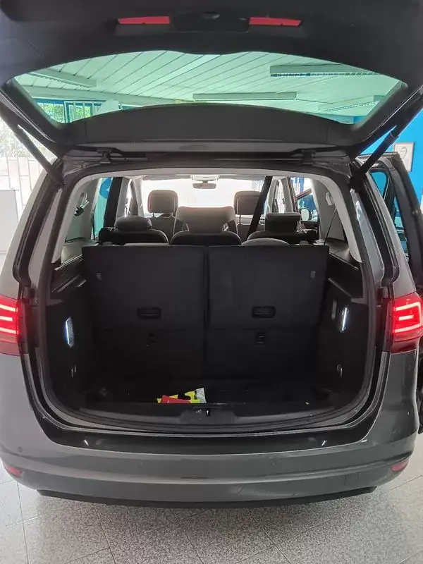 Volkswagen Sharan 2018 - 23750 EUR, 134000 km - AUTO.MOTO.pt - 134000km - foto 9 de 18