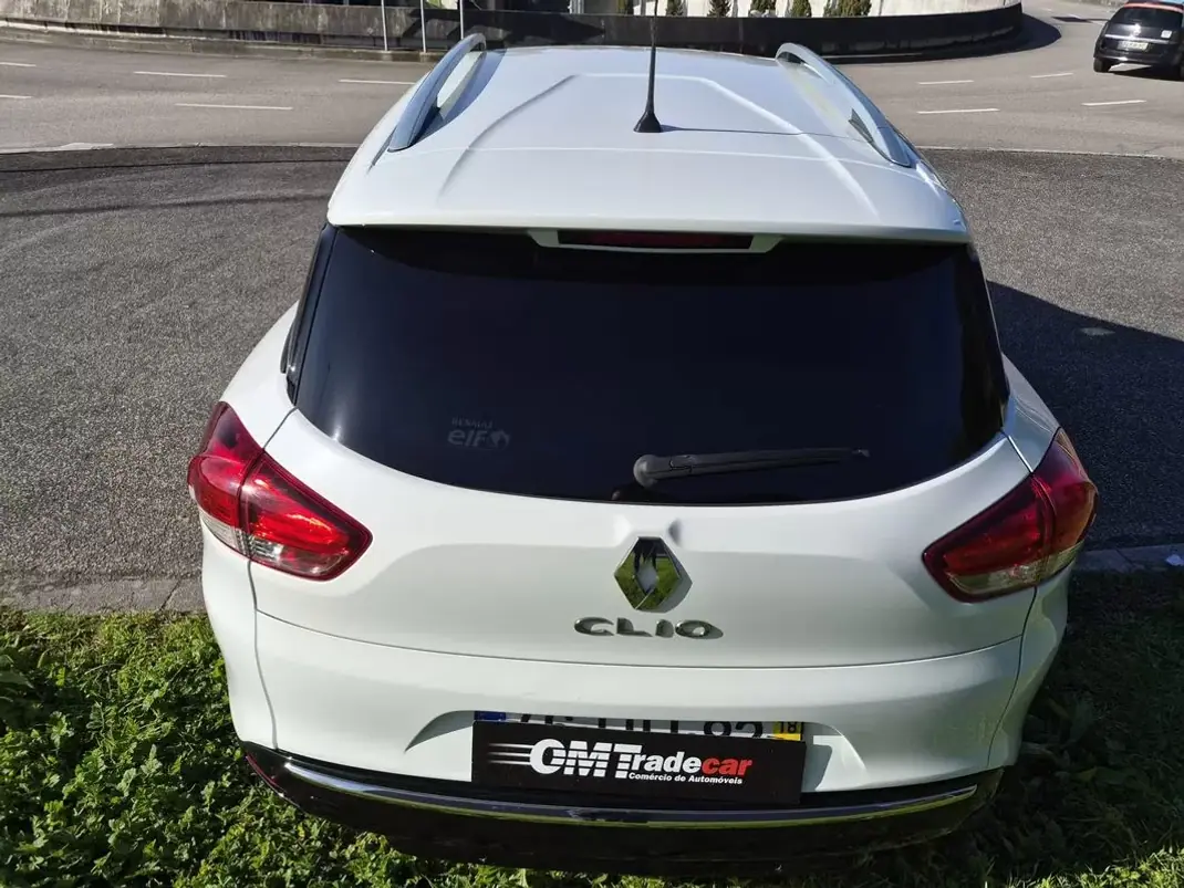 Renault Clio Sport Tourer 2018 - 11250 EUR, 87756 km - AUTO.MOTO.pt - 87756km - foto 8 de 30