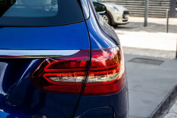Mercedes-Benz C 300 2020 - 23990 EUR, 147104 km - AUTO.MOTO.pt - 147104km - foto 11 de 40