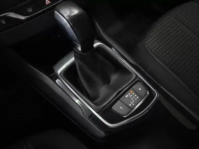 Peugeot 308 2017 - 13950 EUR, 183610 km - AUTO.MOTO.pt - 183610km - foto 39 de 45