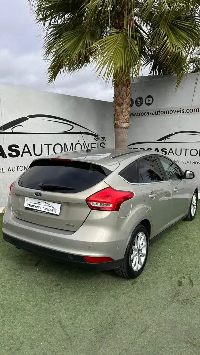 Ford Focus 2015 - 13500 EUR, 117793 km - AUTO.MOTO.pt - 117793km - foto 7 de 26
