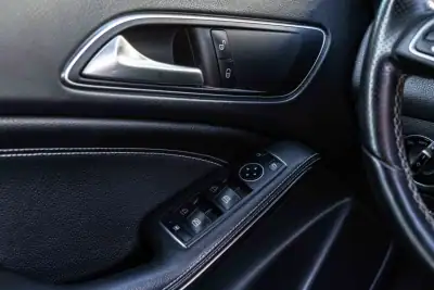 Mercedes-Benz CLA 180 2019 - 22990 EUR, 188150 km - AUTO.MOTO.pt - 188150km - foto 23 de 35