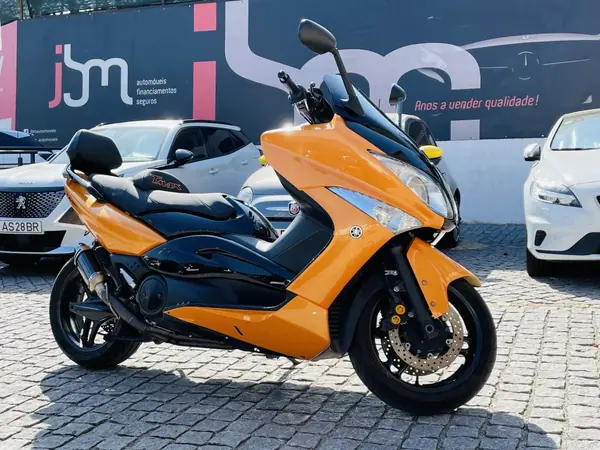 Yamaha TMAX 2009 - 5500 EUR, 41118 km - AUTO.MOTO.pt - 41118km - foto 2 de 6