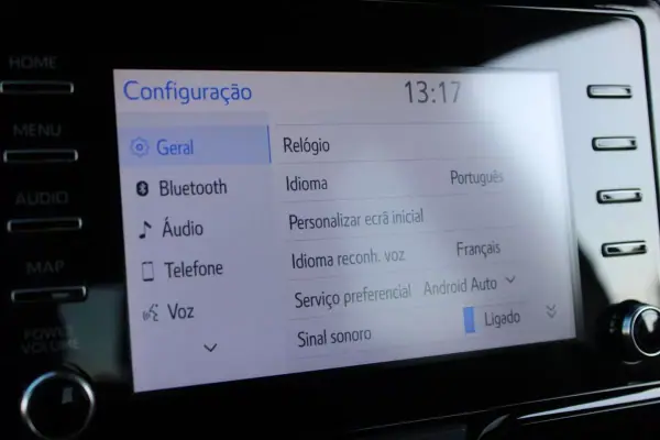Toyota Yaris 2021 - 19250 EUR, 100929 km - AUTO.MOTO.pt - 100929km - foto 16 de 30