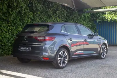 Renault Mégane 2018 - 13250 EUR, 161000 km - AUTO.MOTO.pt - 161000km - foto 8 de 17