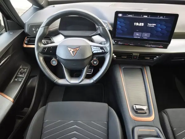 Cupra Born 2023 - 31400 EUR, 69000 km - AUTO.MOTO.pt - 69000km - foto 5 de 11