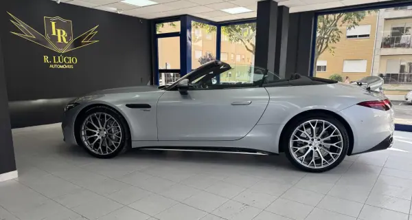 Mercedes-Benz SL 43 AMG 2024 - 125000 EUR, 12500 km - AUTO.MOTO.pt - 12500km - foto 23 de 40