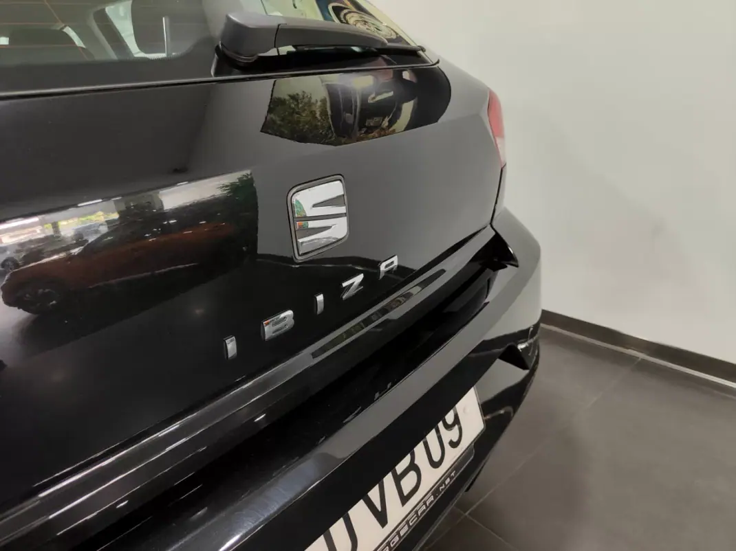 SEAT Ibiza 2018 - 11990 EUR, 150000 km - AUTO.MOTO.pt - 150000km - foto 17 de 30