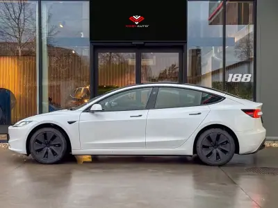Tesla Model 3 2023 — foto 2 de 14