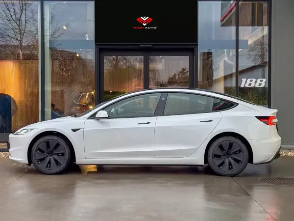 Tesla Model 3 2023 — foto 2 de 14