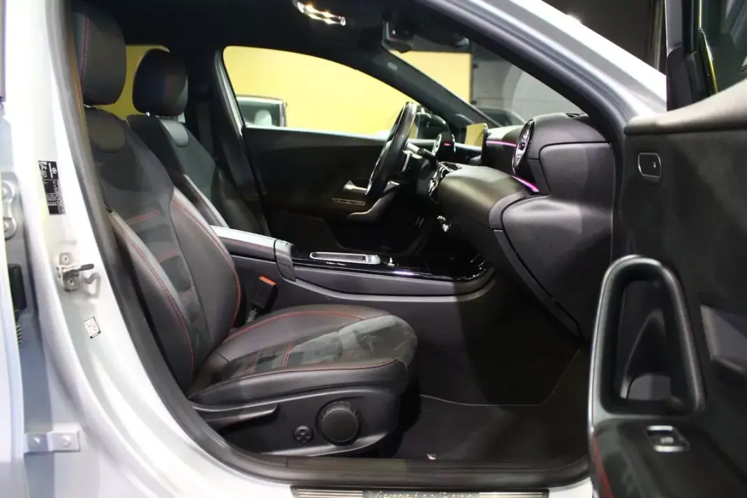 Mercedes-Benz A 250 2023 - 29900 EUR, 88316 km - 88316km - foto 10 de 39