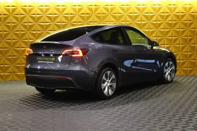 Tesla Model Y 2021 - 32240 EUR, 132000 km - AUTO.MOTO.pt - 132000km - foto 12 de 38