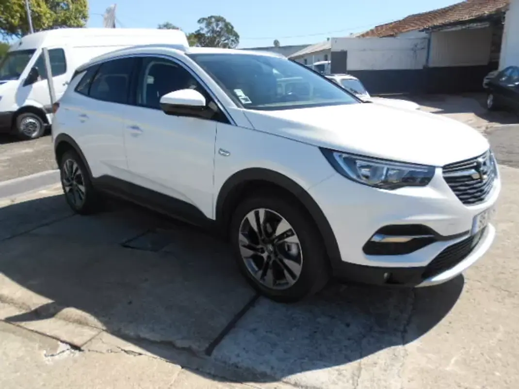 Opel Grandland 2019 - 14900 EUR, 102526 km - 102526km - foto 2 de 17