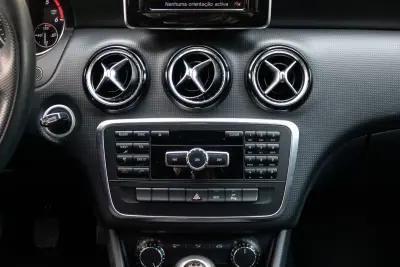 Mercedes-Benz A 180 2013 - 10990 EUR, 215000 km - AUTO.MOTO.pt - 215000km - foto 17 de 34