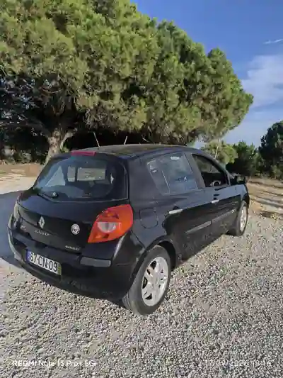 Renault Clio 2006 - 1350 EUR, 307167 km - foto 3 de 11