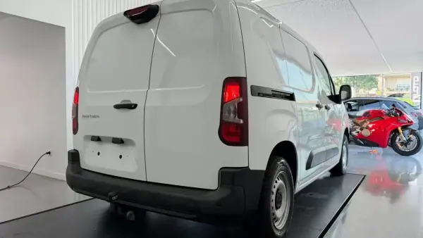 Peugeot PARTNER GIRAFON 2019 - 12990 EUR, 173169 km - AUTO.MOTO.pt - 173169km - foto 8 de 23