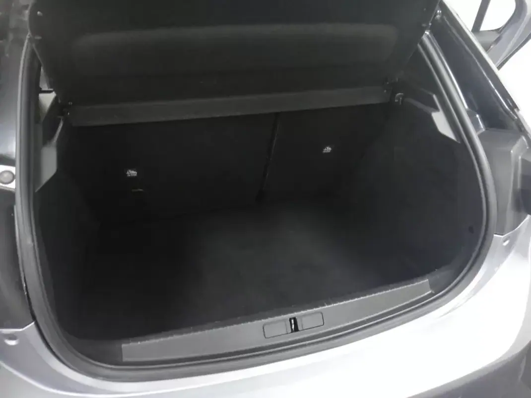 Opel Corsa 2021 - 13900 EUR, 80000 km - 80000km - foto 17 de 29