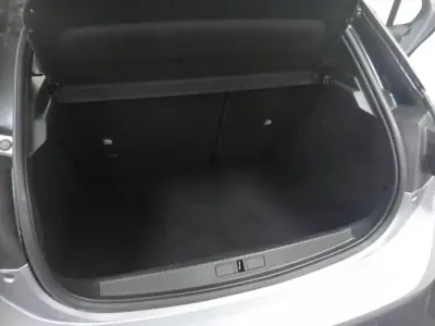 Opel Corsa 2021 - 13900 EUR, 80000 km - AUTO.MOTO.pt - 80000km - foto 17 de 29
