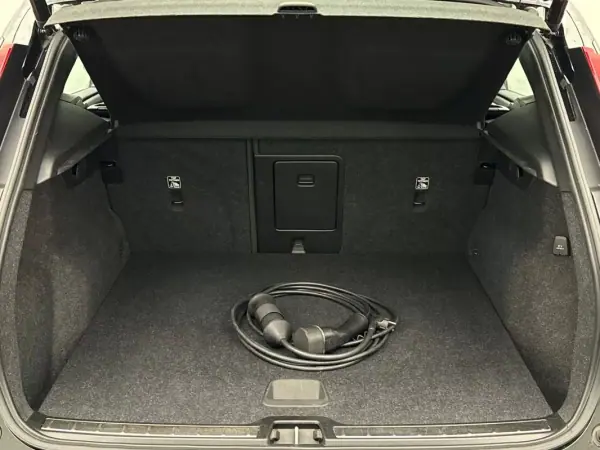 Volvo XC 40 2021 - 27990 EUR, 85029 km - AUTO.MOTO.pt - 85029km - foto 13 de 13