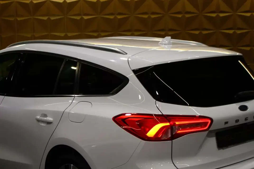 Ford Focus SW 2019 - 13900 EUR, 160000 km - AUTO.MOTO.pt - 160000km - foto 12 de 32