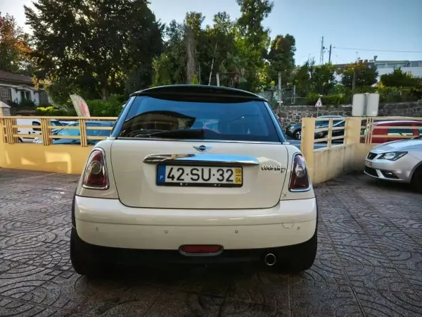 MINI Cooper 2008 - 8500 EUR, 180878 km - AUTO.MOTO.pt - 180878km - foto 9 de 27