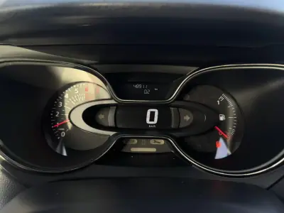 Renault Captur 2018 - 14500 EUR, 48000 km - AUTO.MOTO.pt - 48000km - foto 19 de 32