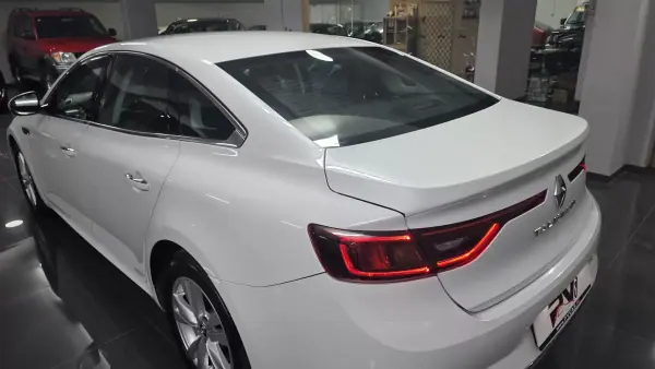 Renault Talisman 2016 - 14990 EUR, 107000 km - AUTO.MOTO.pt - 107000km - foto 34 de 43
