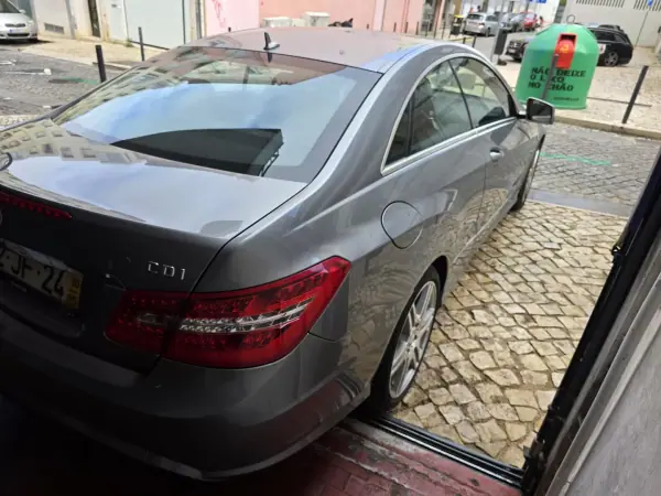 Mercedes-Benz E 250 2010 - 15999 EUR, 212000 km - 212000km - foto 6 de 23