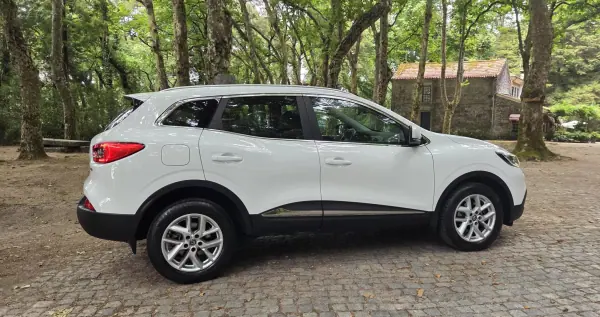 Renault Kadjar 2017 - 13900 EUR, 101000 km - AUTO.MOTO.pt - 101000km - foto 9 de 20