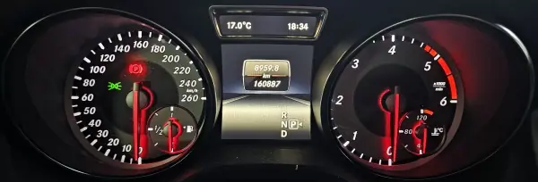 Mercedes-Benz GLA 180 2015 - 21500 EUR, 160000 km - AUTO.MOTO.pt - 160000km - foto 12 de 31