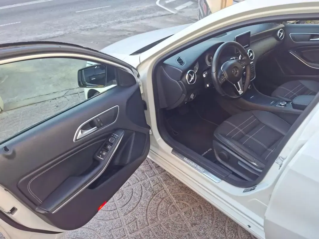 Mercedes-Benz A 200 2014 - 15900 EUR, 212000 km - 212000km - foto 18 de 32