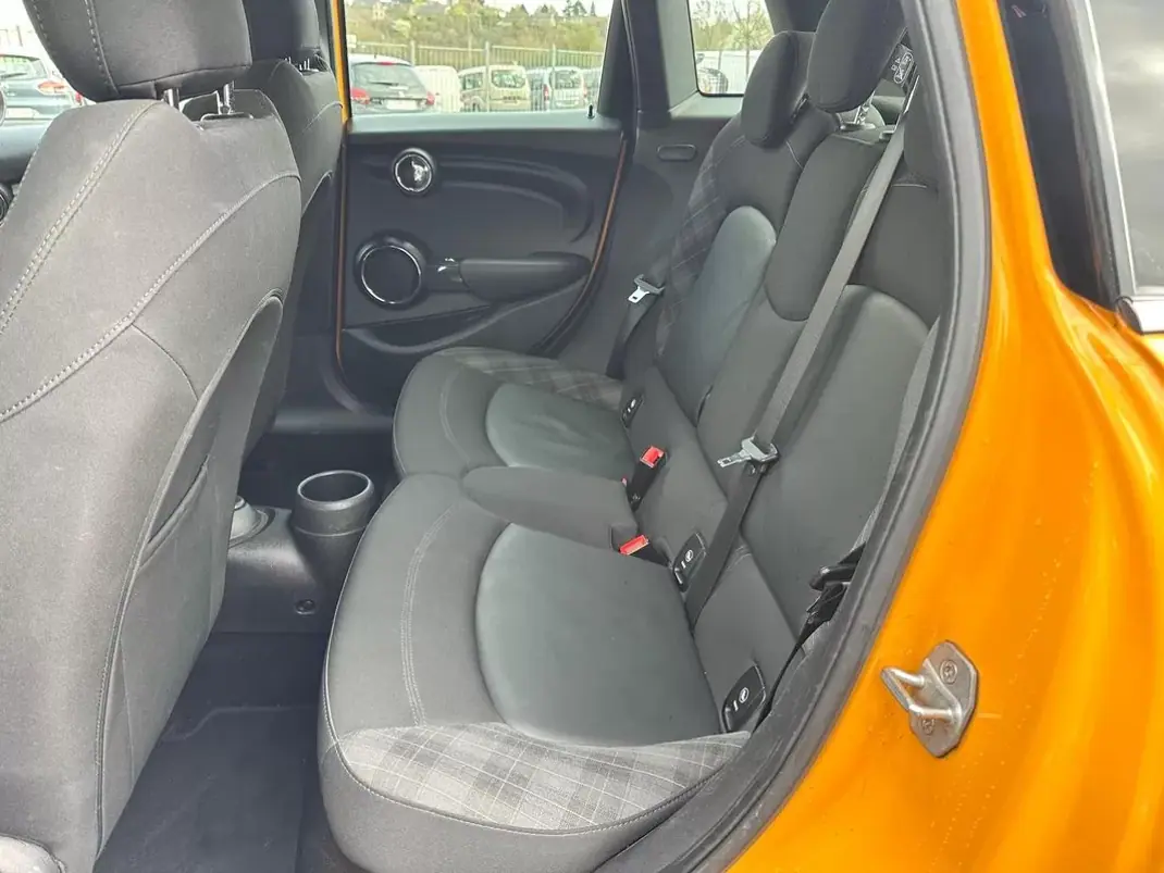 MINI 5 Portas 2016 - 13450 EUR, 151842 km - AUTO.MOTO.pt - 151842km - foto 7 de 10