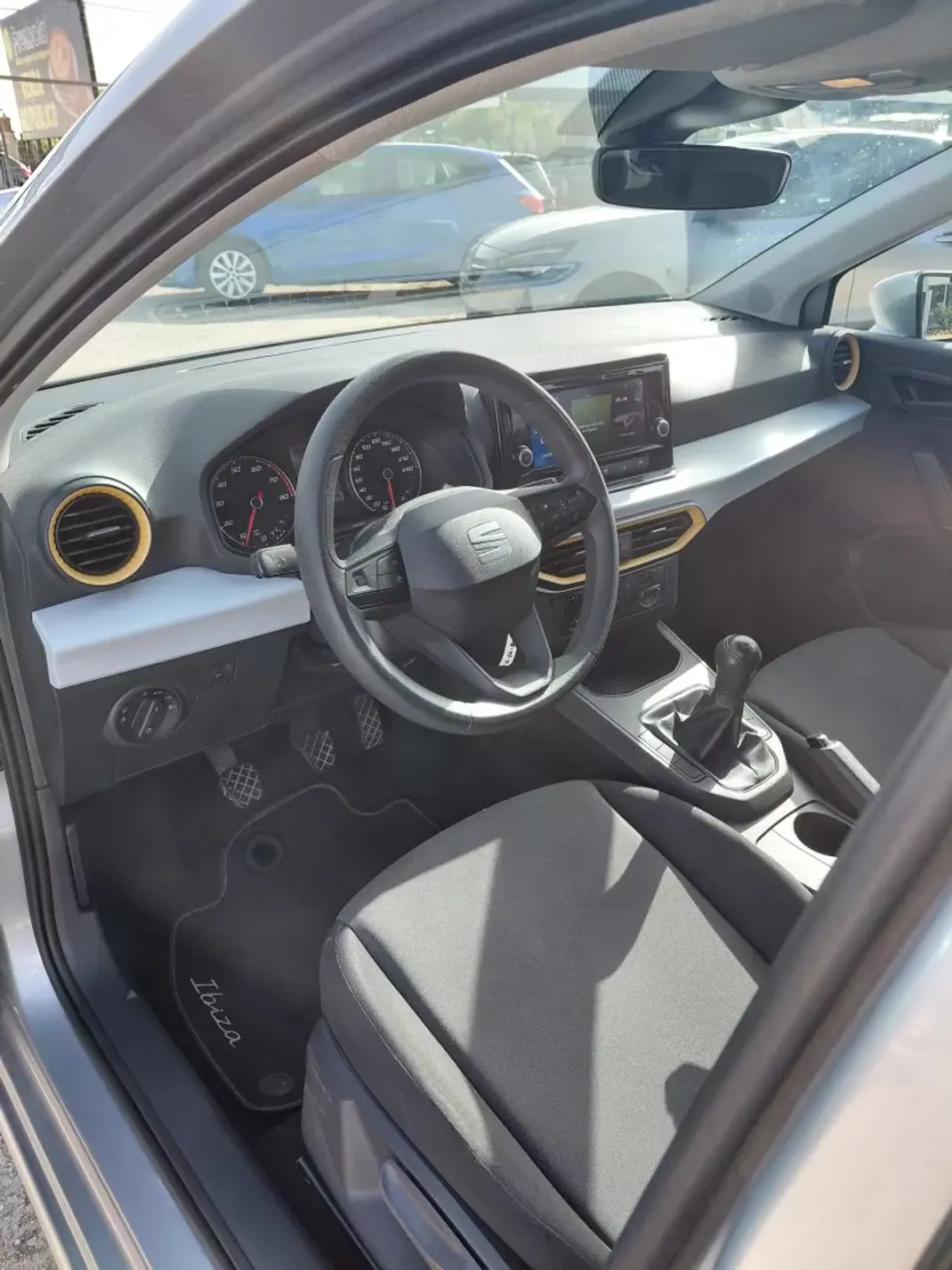 SEAT Ibiza 2022 - 14900 EUR, 90000 km - 90000km - foto 3 de 11