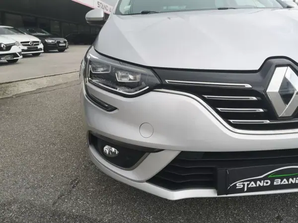 Renault Mégane 2019 - 17900 EUR, 96000 km - AUTO.MOTO.pt - 96000km - foto 11 de 27