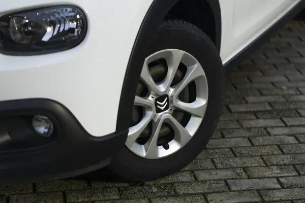 Citroën C3 2018 - 9500 EUR, 130900 km - AUTO.MOTO.pt - 130900km - foto 8 de 26