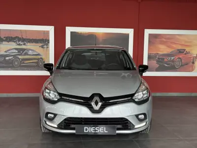 Renault Clio 2017 - 11990 EUR, 103171 km - AUTO.MOTO.pt - 103171km - foto 5 de 20
