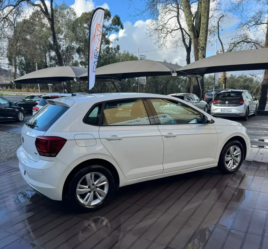 Volkswagen Polo 2019 - 10999 EUR, 129000 km - AUTO.MOTO.pt - 129000km - foto 2 de 10