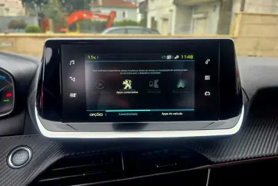 Peugeot e-208 2020 - 15750 EUR, 56000 km - AUTO.MOTO.pt - 56000km - foto 24 de 41