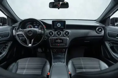 Mercedes-Benz A 180 2015 - 16950 EUR, 81000 km - AUTO.MOTO.pt - 81000km - foto 15 de 36