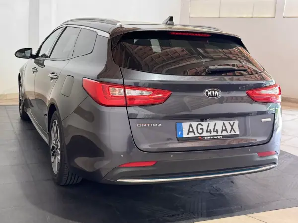 Kia Optima SW 2021 - 18500 EUR, 109915 km - AUTO.MOTO.pt - 109915km - foto 8 de 28