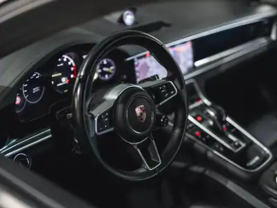 Porsche Panamera Sport Turismo 2019 - 69990 EUR, 80000 km - AUTO.MOTO.pt - 80000km - foto 15 de 23