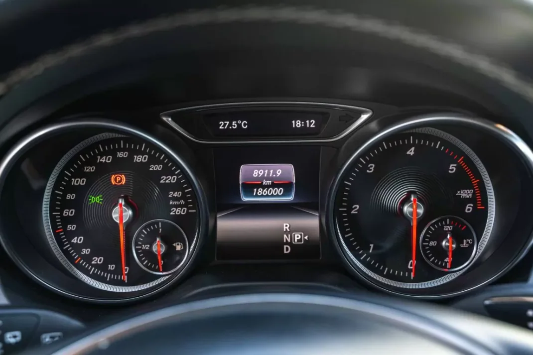 Mercedes-Benz CLA 180 2019 - 22990 EUR, 188150 km - AUTO.MOTO.pt - 188150km - foto 8 de 35