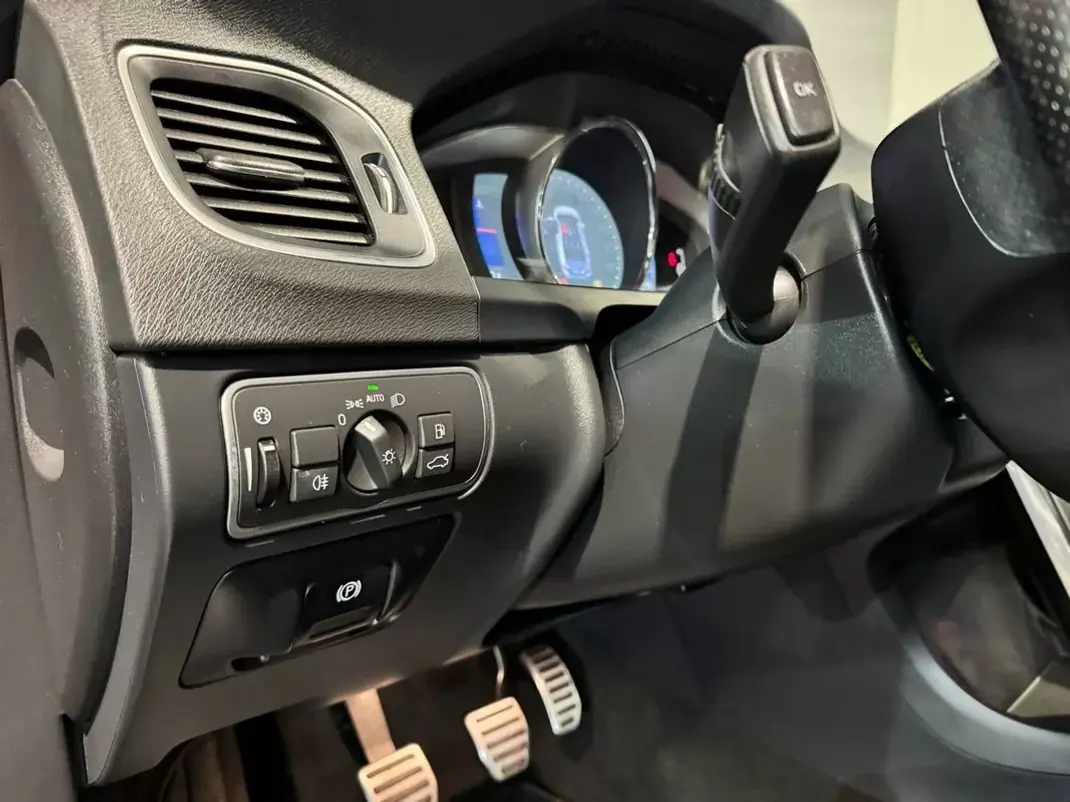 Volvo S60 2016 - 14900 EUR, 205158 km - 205158km - foto 8 de 30