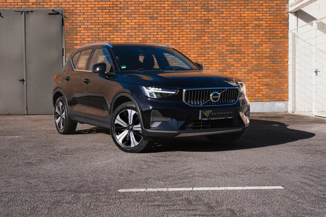 Volvo XC 40 2022 - 28900 EUR, 138050 km - AUTO.MOTO.pt - 138050km - foto 1 de 25